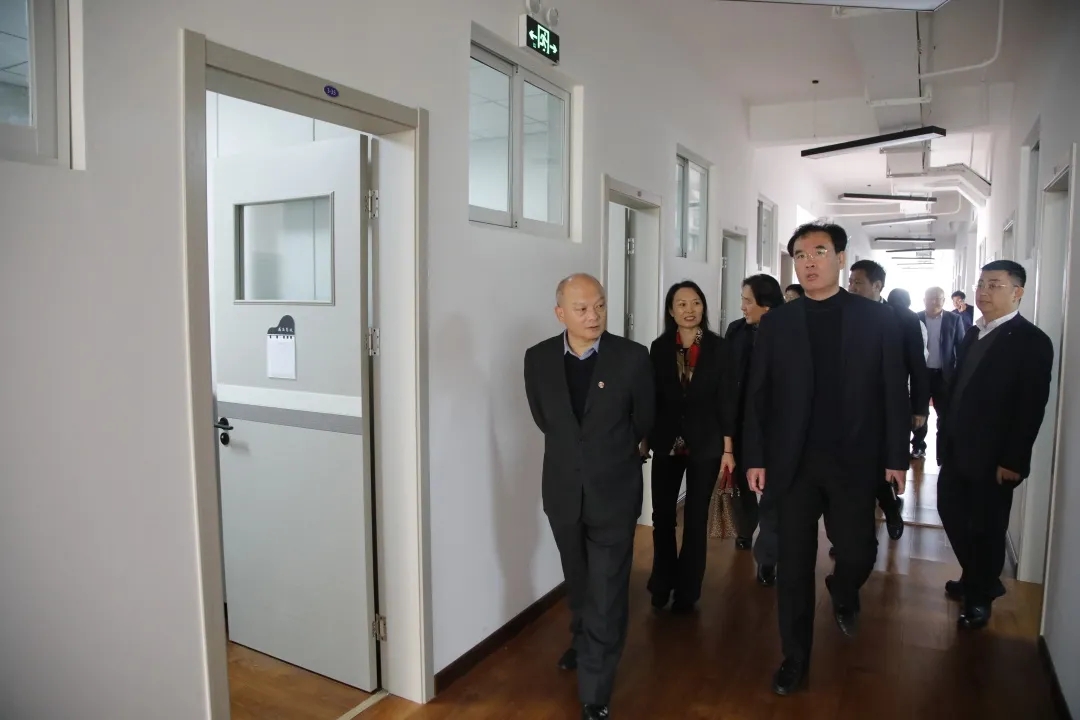 4.webp.jpg 4.webp.jpg